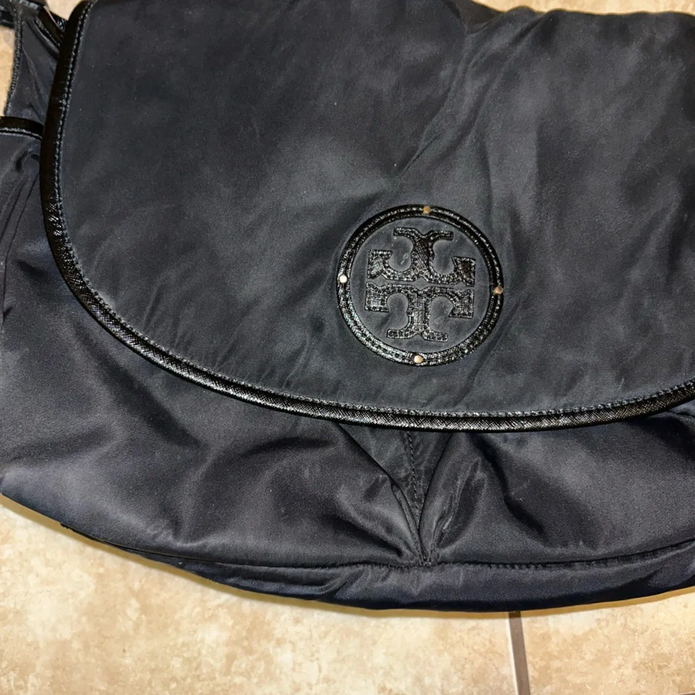 Authentic Tory Burch Messenger bag